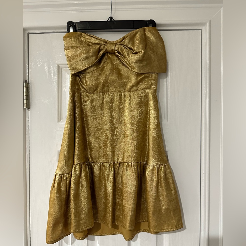 Gold dress!